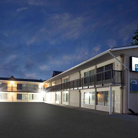Days Inn By Wyndham Birch Run Bagian luar foto