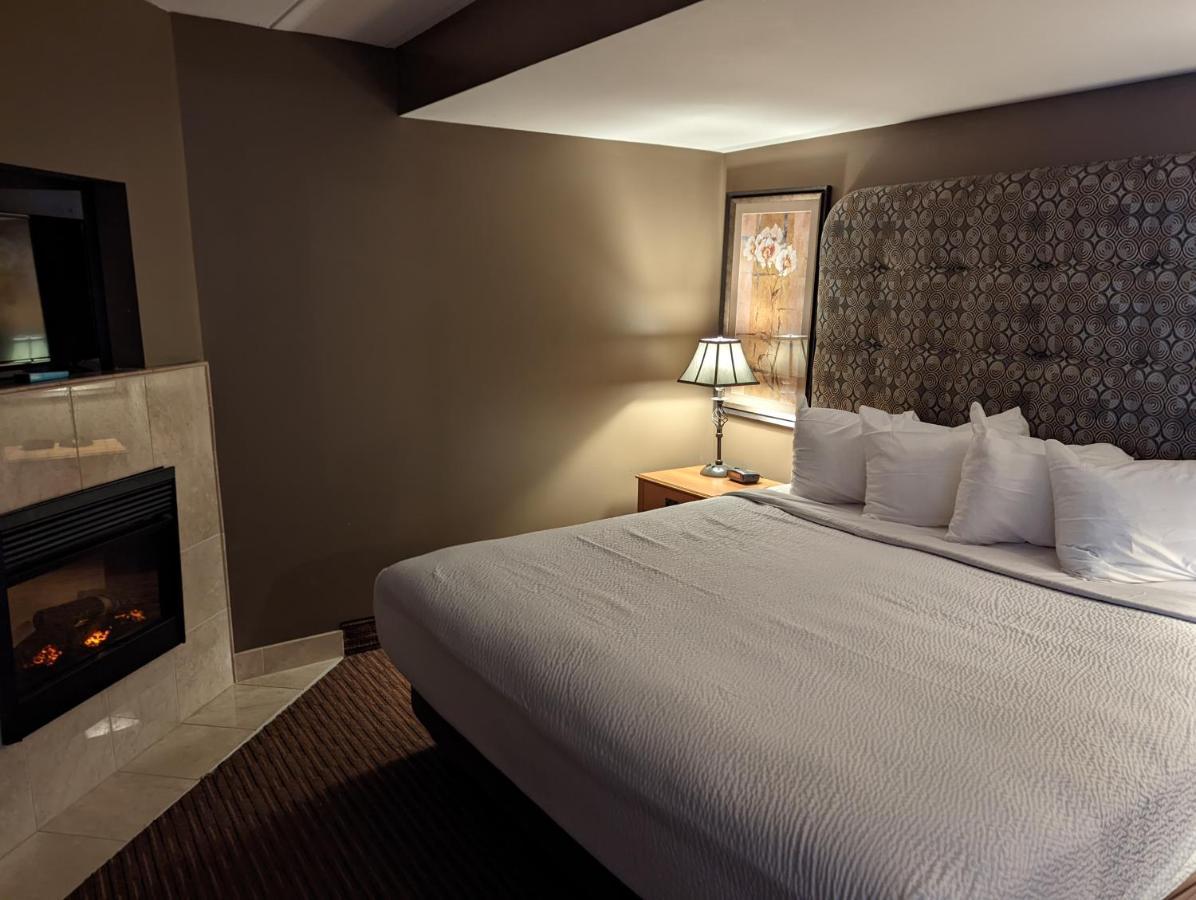 Days Inn By Wyndham Birch Run Bagian luar foto