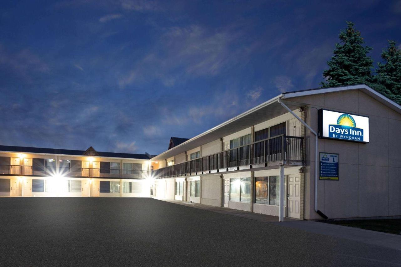 Days Inn By Wyndham Birch Run Bagian luar foto