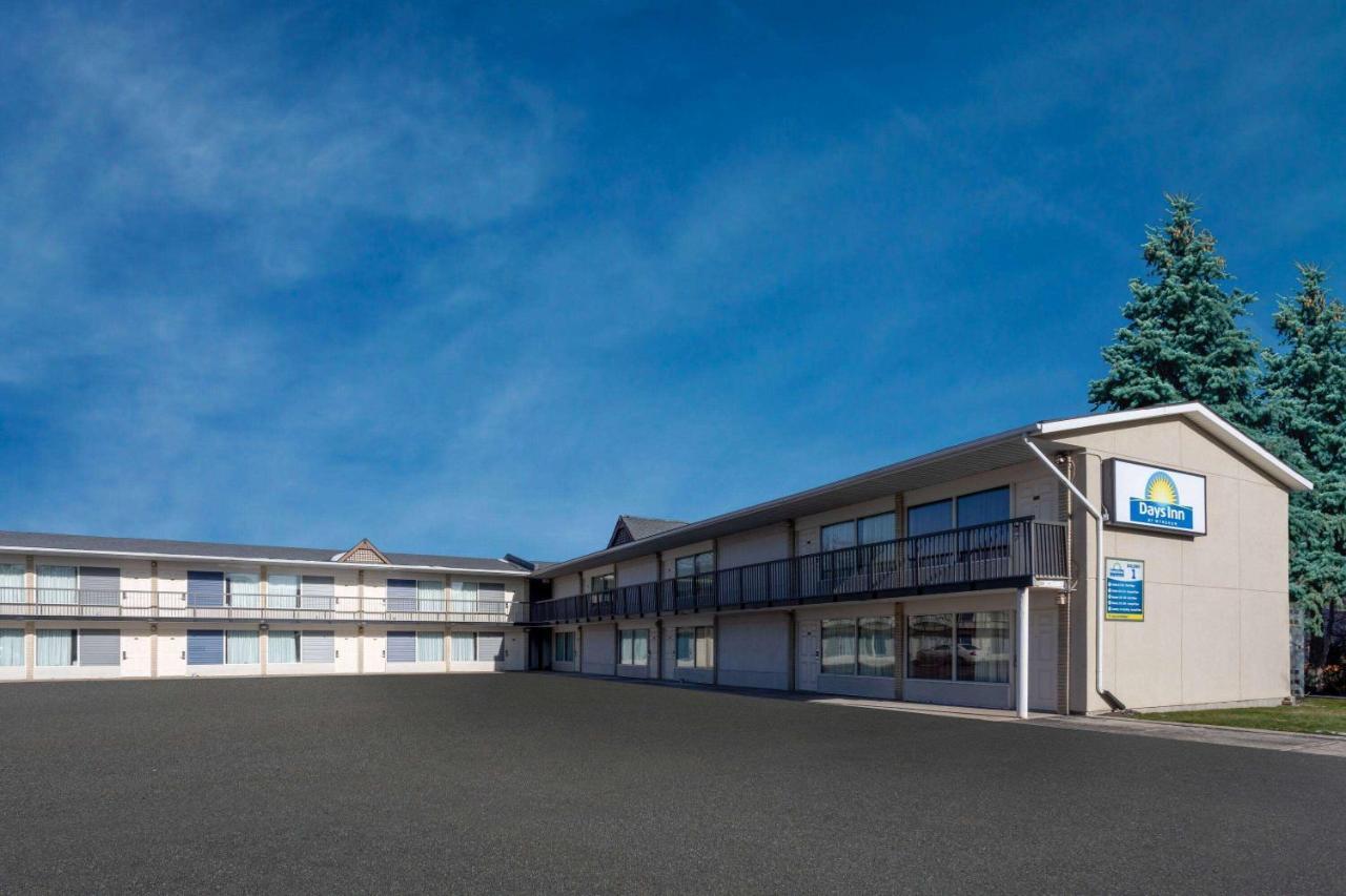 Days Inn By Wyndham Birch Run Bagian luar foto