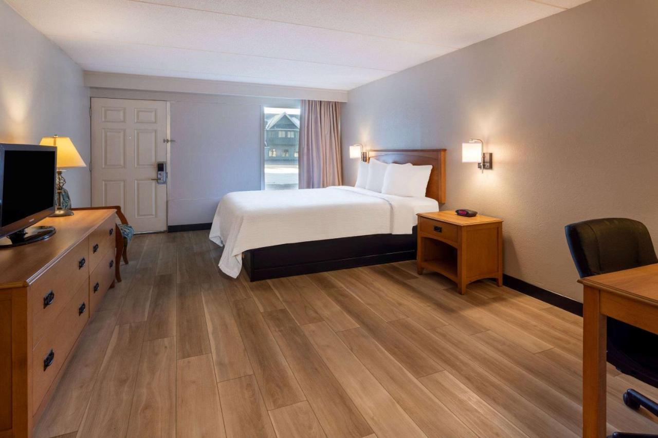 Days Inn By Wyndham Birch Run Bagian luar foto